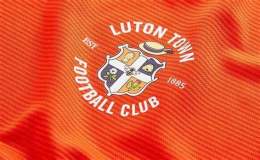 giao diện app câu lạc bộ bóng đá luton town