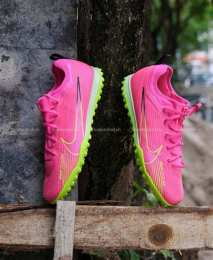 tính năng nổi bật giày đá bóng nike màu hồng