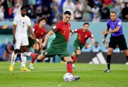 tính năng nổi bật ronaldo còn đá bóng không